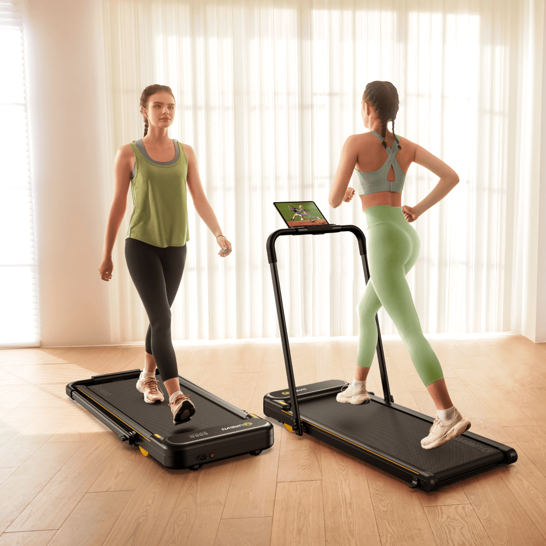 Zwei Frauen nutzen das UREVO Strol 2E Smart Laufband zum Gehen und Laufen und heben seine vielseitigen Trainingsmöglichkeiten hervor.